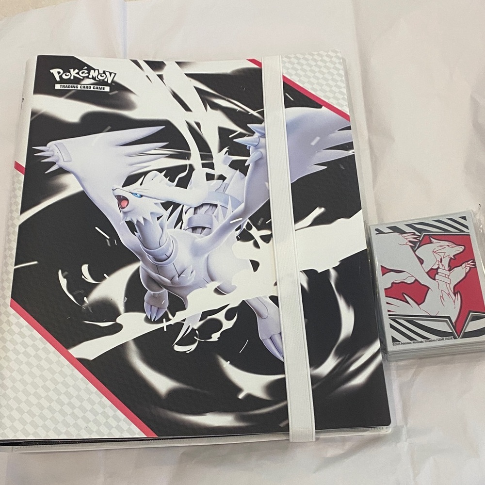 Pokémon Trading Card Binder White flare and card sleeves included.